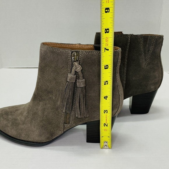 Vionic Womens Size 7 Ankle Boots Madeline Greige Grey Suede Zipper Booties WR - Picture 11 of 13